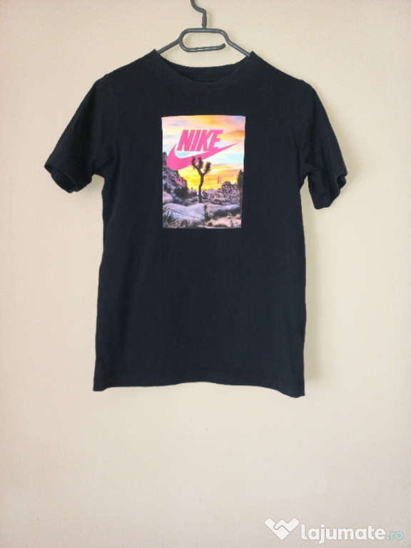 Tricou. The Nike Tee