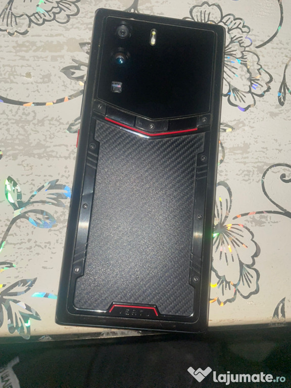 Vând telefonul vertu