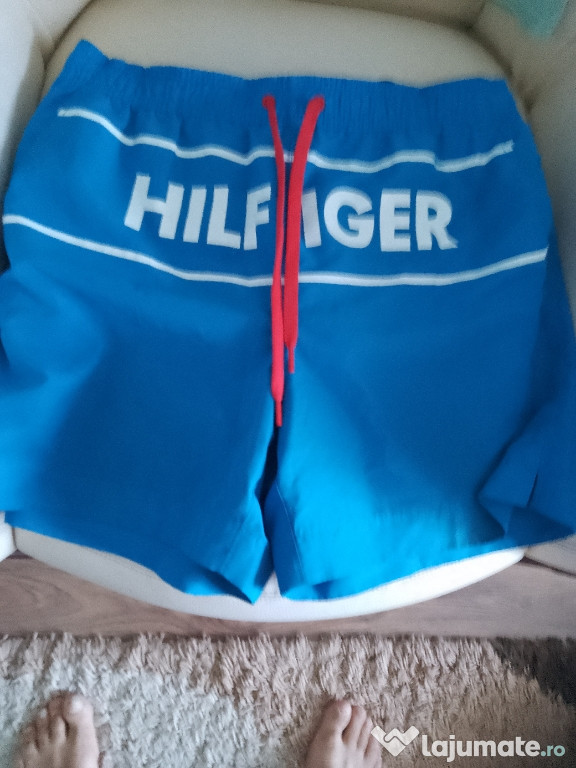 Vind una bucata SHORT de baie de firmă marca Tomy Hilfiger