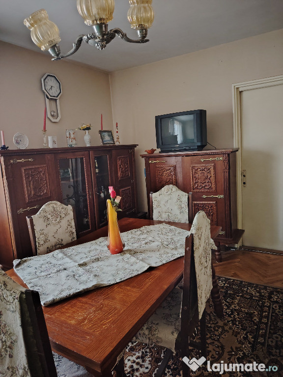 Apartament 3 camere - Cartier Dupa zid