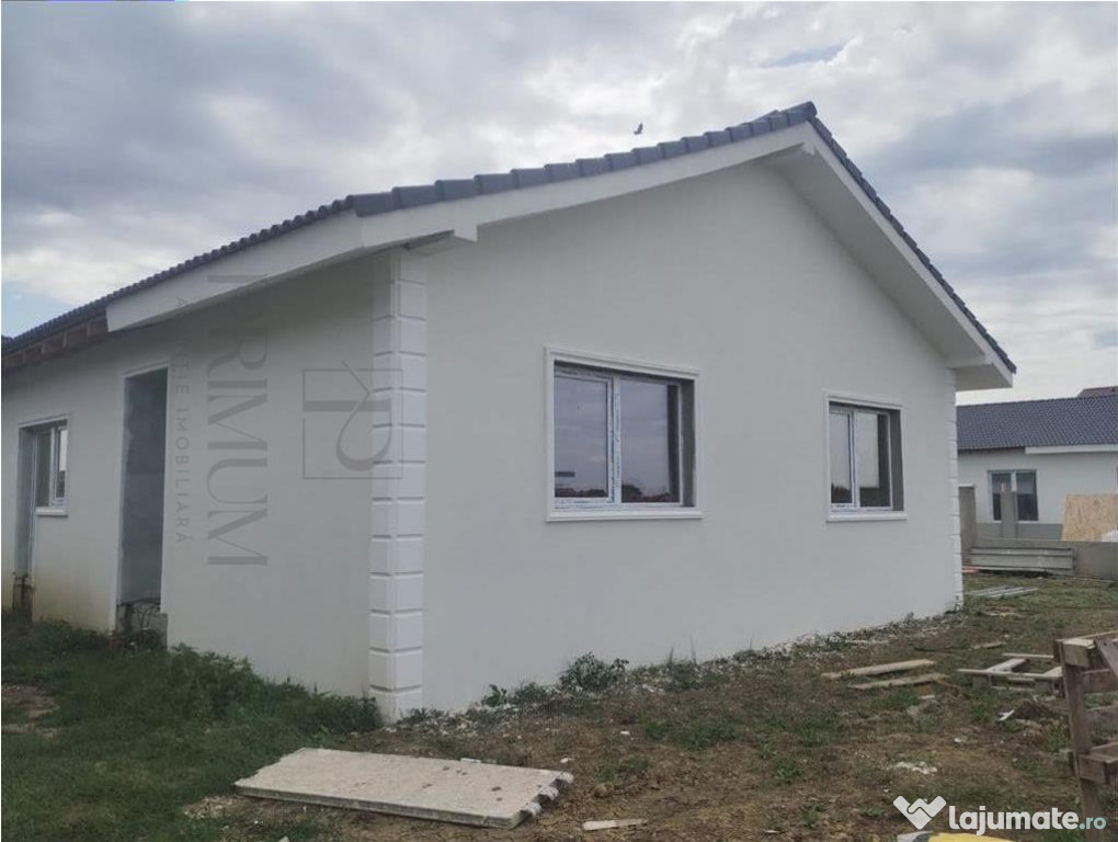 Duplex pe plan - 2 fronturi stradale - personalizare interio