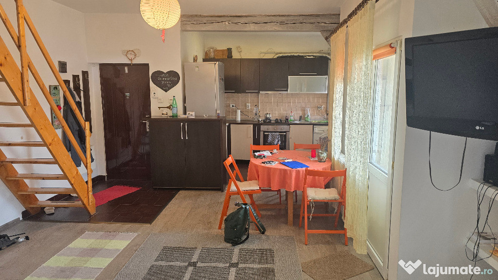 Vand apartament 3 camere cu scara interioara,2 nivele in Deva, Minerul