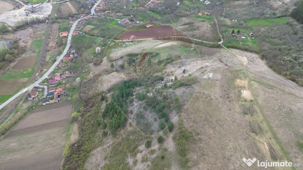 Teren de vânzare - 207.000 mp în Brnesat, cu panoramă ...