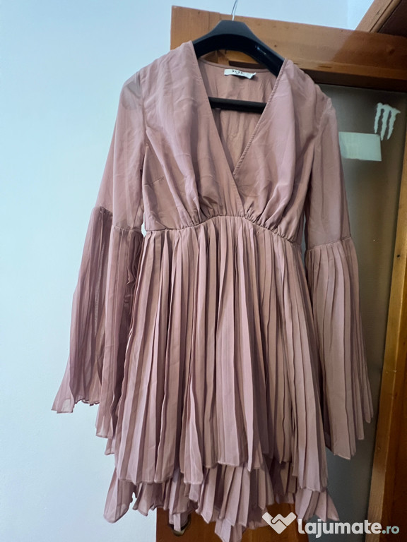 Rochie mini superbă
