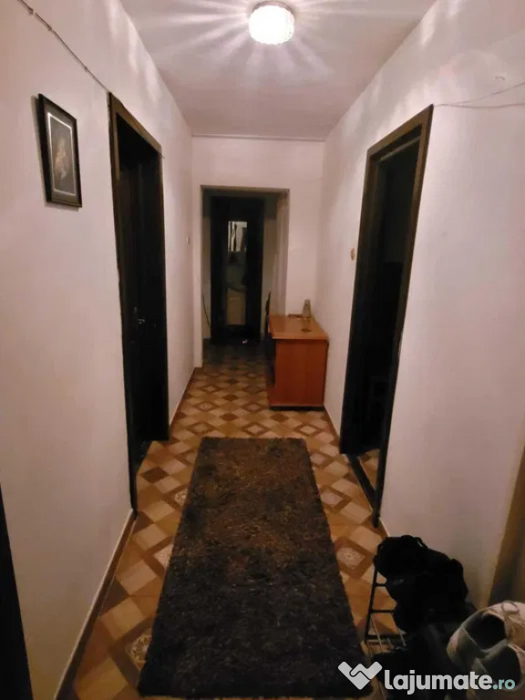 Apartament cu 3 camere decomandate - etaj 1 - Zona George Enescu