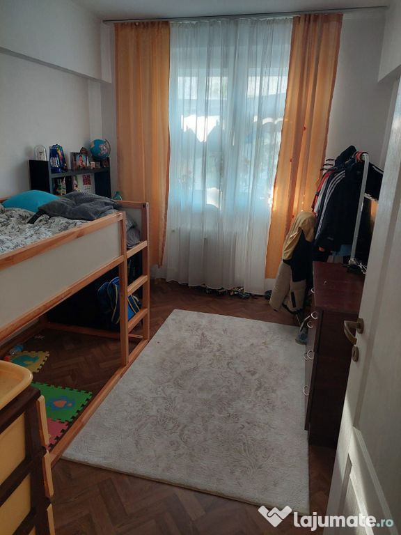Apartament 3 camere decomandat Soseaua Giurgiului Stradal...
