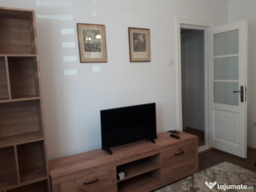 Apartament cu 2 Camere Decomandate Zona Ultracentrala