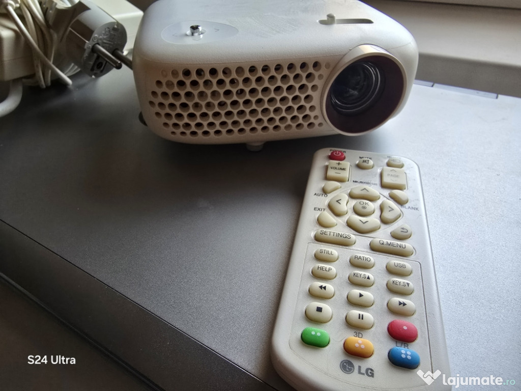 Proiector LG PW600G