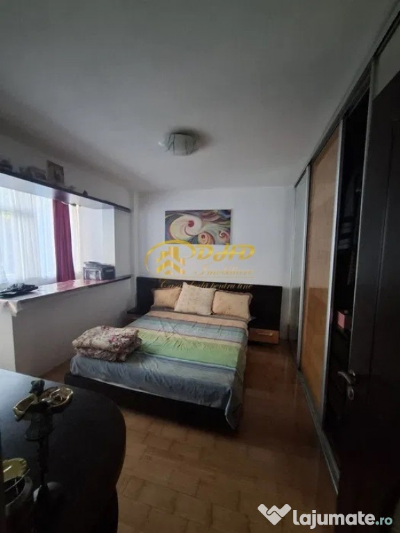 Apartament 3 camere decomandate - Podul de Piatră