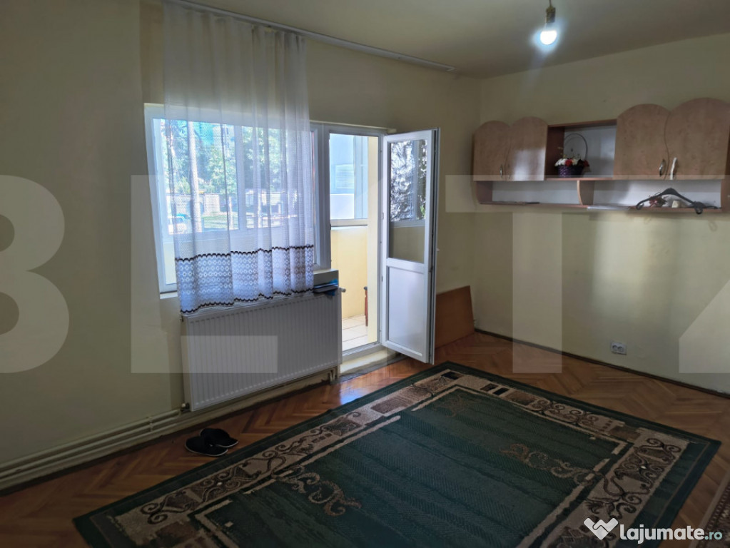 Apartament de vanzare cu 2 camere la parter