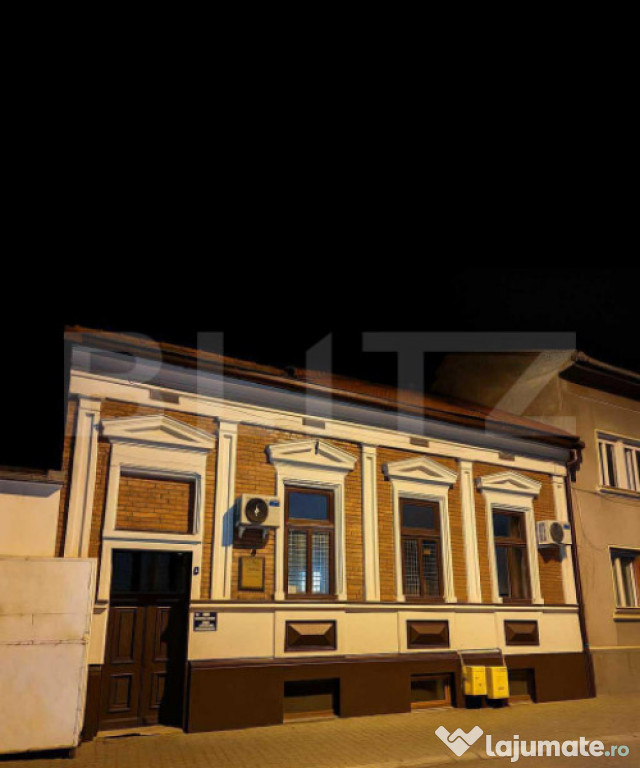 Proprietate de vanzare, cu 13 camere, 200 mp, zona ultracent