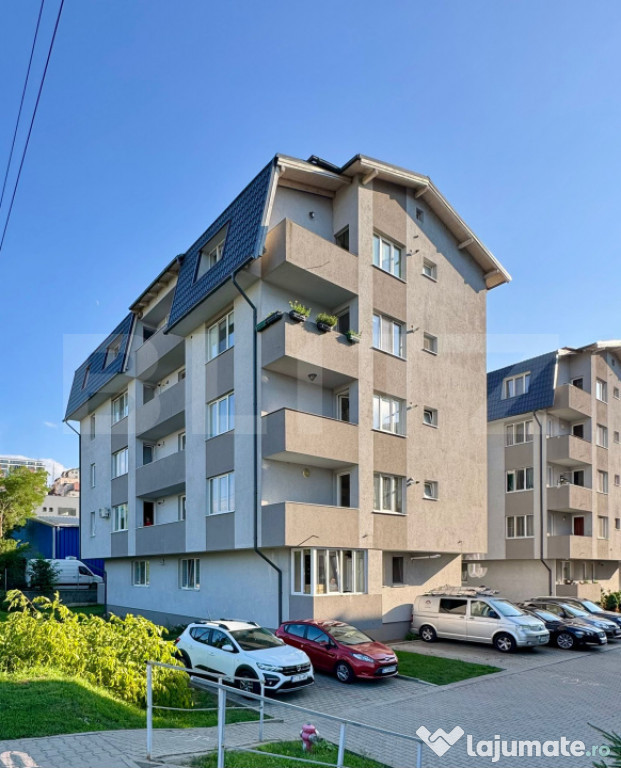 Apartament de vanzare, 3 camere, parcare, zona Vivo
