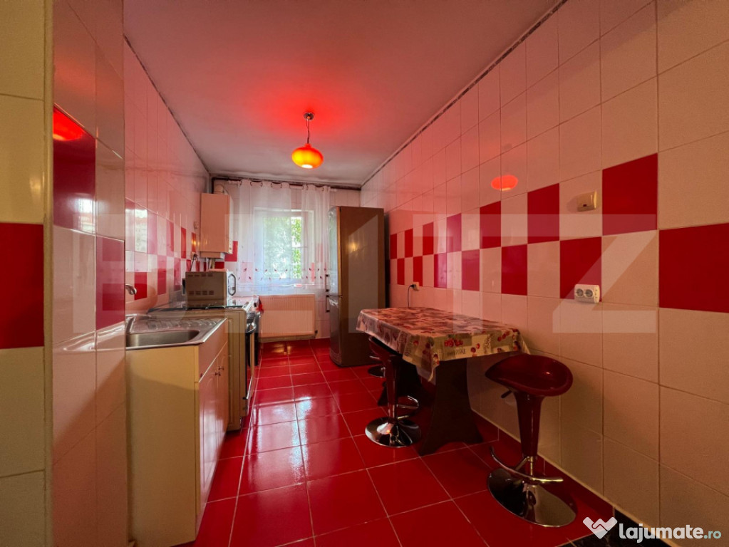 Apartament 3 camere – zonă Ștefan cel Mare, loc de parca