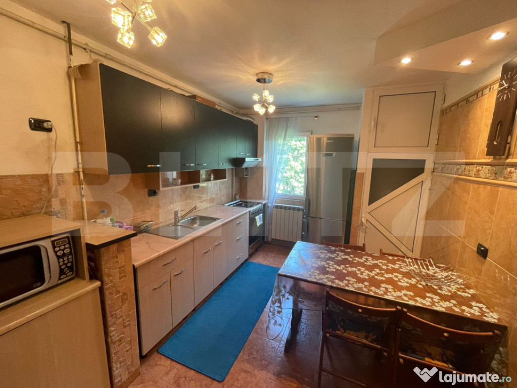 Apartament cu 2 camere, Foarte Spatios, Zona Superba
