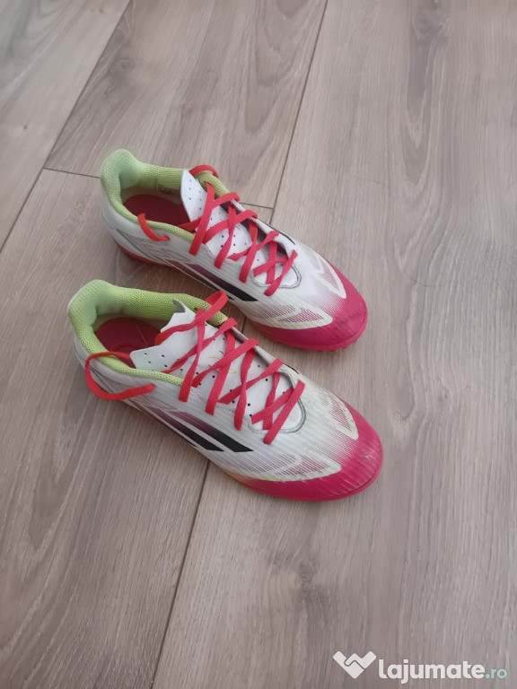 Pantofi fotbal F50, măsură 39 1/3