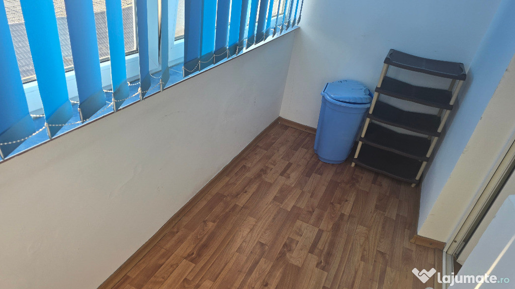 Vand apartament 2 camere in Deva, Piata Centrala, decomandat, mobilat