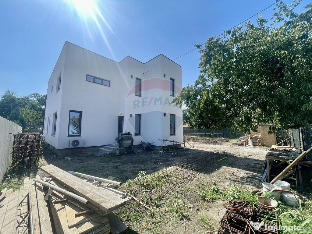 Casă / Vilă cu 4 camere de vânzare în zona Nord