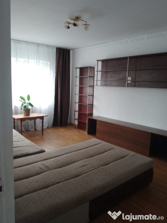 Inchiriez apartament doua camere Plopeni 1150ron