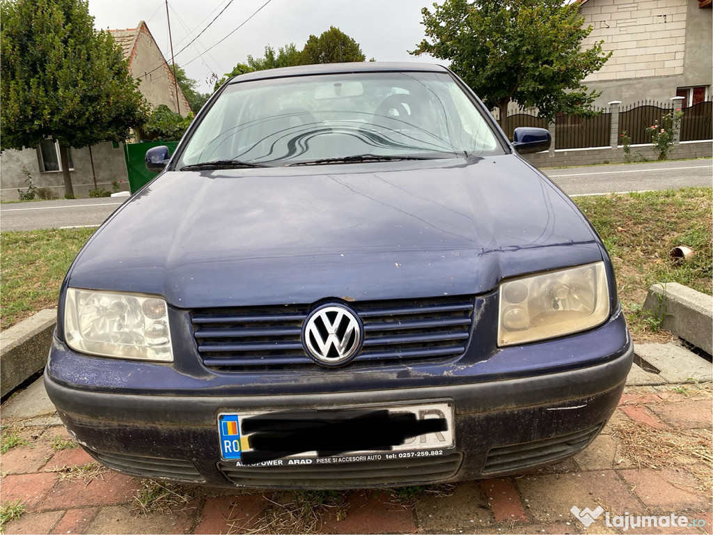 VW Bora 1.6 16V .