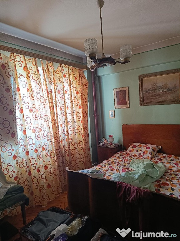 Apartament 4 camere etaj 2 ,Decebal