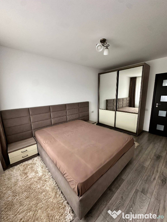 Apartament de 3 camere zona TRACTOTRUL,Complex VIVAMUS,