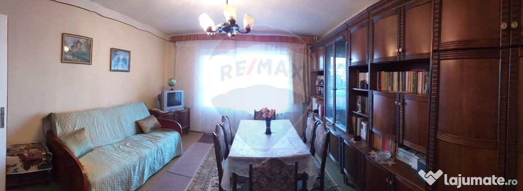 Apartament cu 4 camere de vânzare în zona Iosia