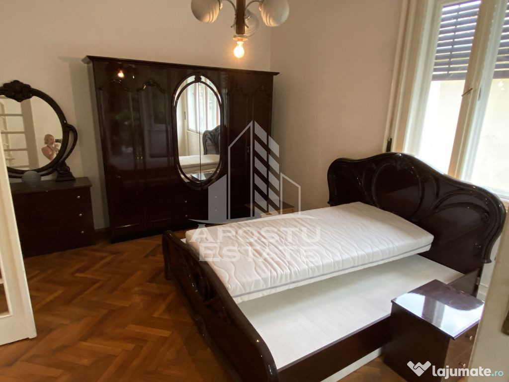 Apartament 3 camere,/ spațiu de birouri zona medicina