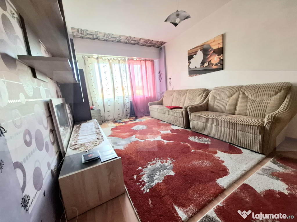 Apartament 2 camere, bine compartimentat – zona centrală