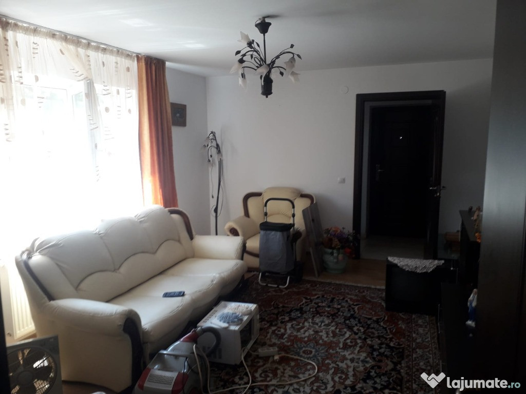 Inchiriez Casa, Zona Gara Veche, 5 camere + bucatarie