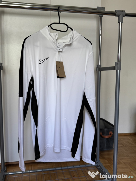 Bluză Nike Academy 23 alb/negru.