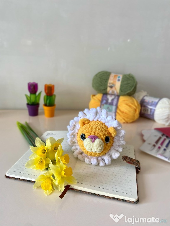 Jucarie crosetata amigurumi leu floare