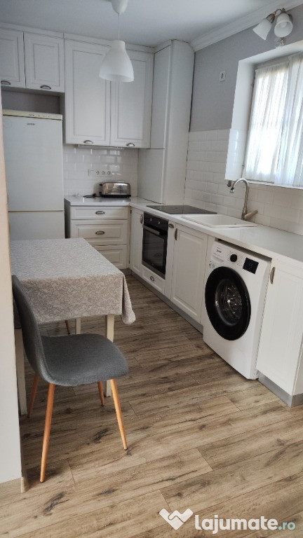 Apartament 2 camere de închiriat - ultracentral Oradea str. Magheru