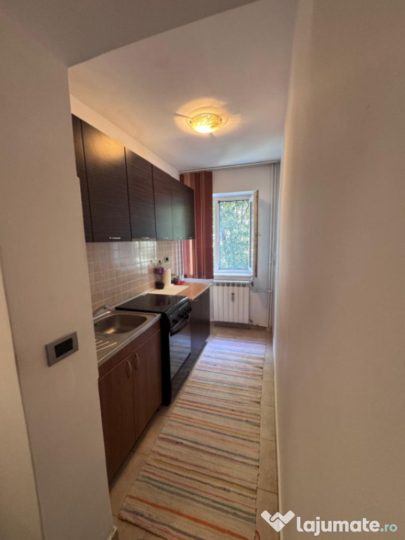 Apartament 2 camere, etj 2, zona Hurmuzachi