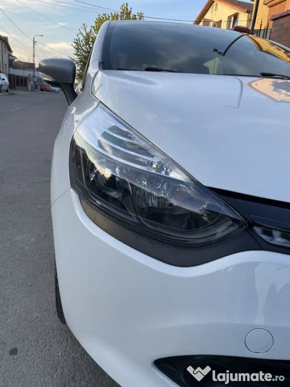 Far dreapta Renault Clio 4 2015