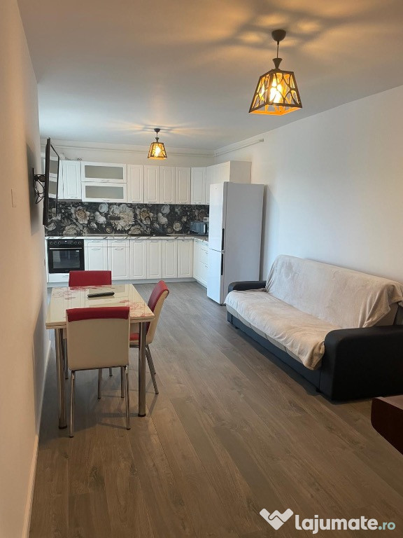 Apartament de închiriat – 3 camere, 2 băi, garaj – Zona Mărăști