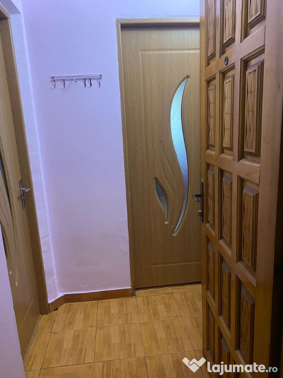 Inchiriez garsoniera studio in spate la magazinul Maramuresul