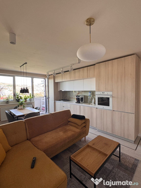 Inchiriez apartament 3 camere