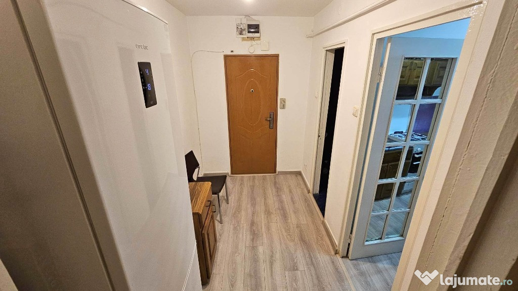 Apartament 1 camera D, Palatul de Justitie, Podul de Fier