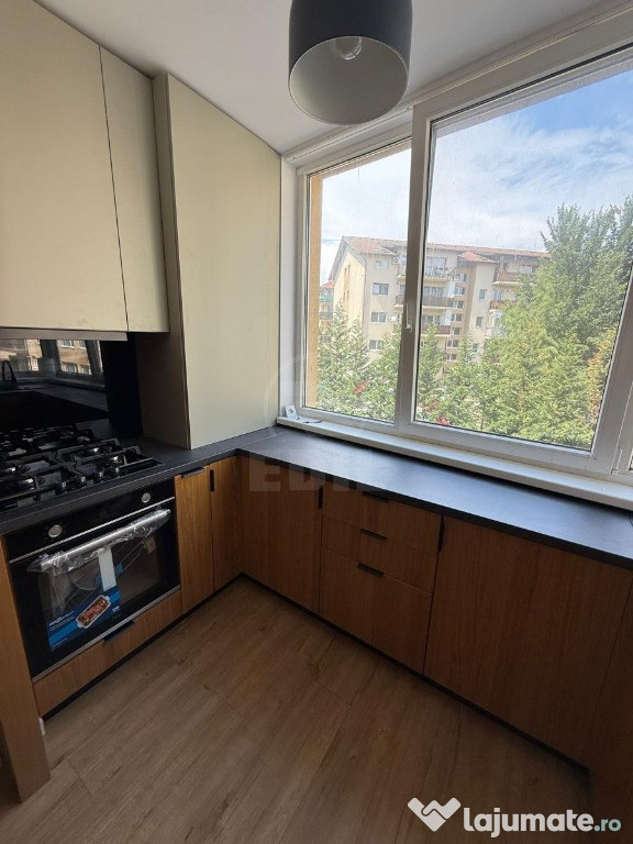 Apartament cu doua camere zona Florilor