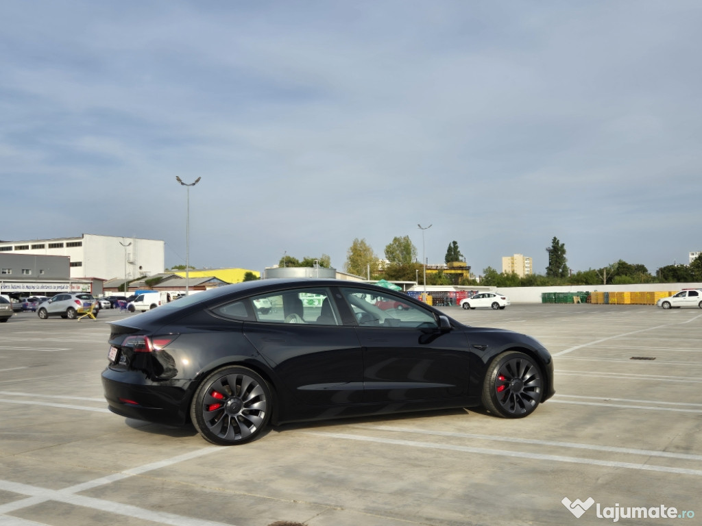 Tesla Model 3 Performance 11.2022