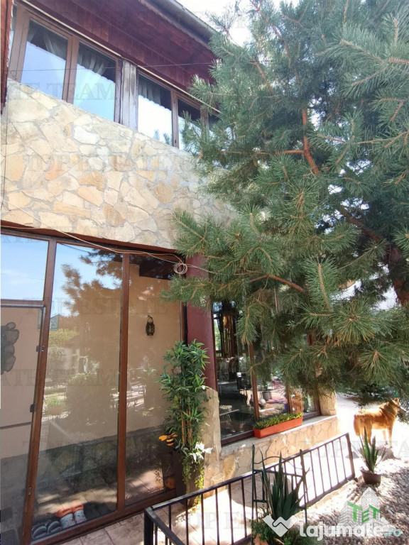 Super afacere, vila cu aspect de conac cu spatii moderne dar