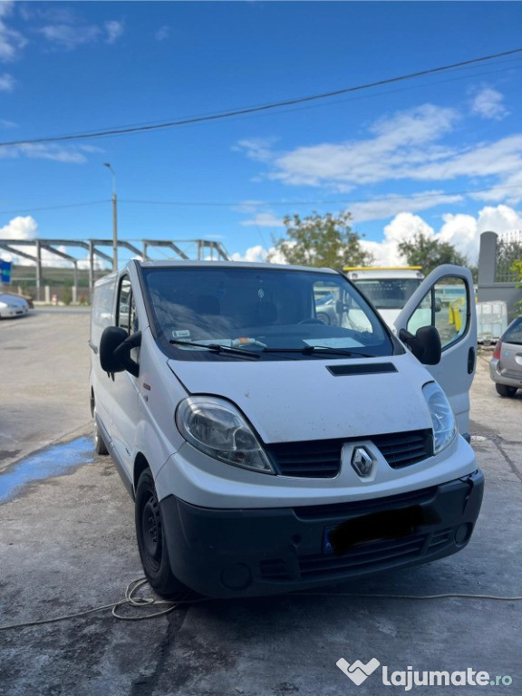 Dezmembrez Renault Trafic 2010 2.0 Diesel