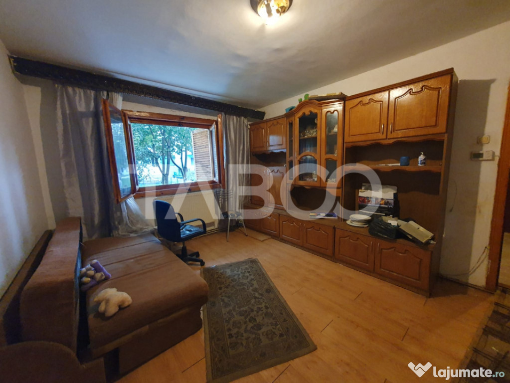 Apartament 2 camere semidecomandat parter 45mp zona Tudor Vl