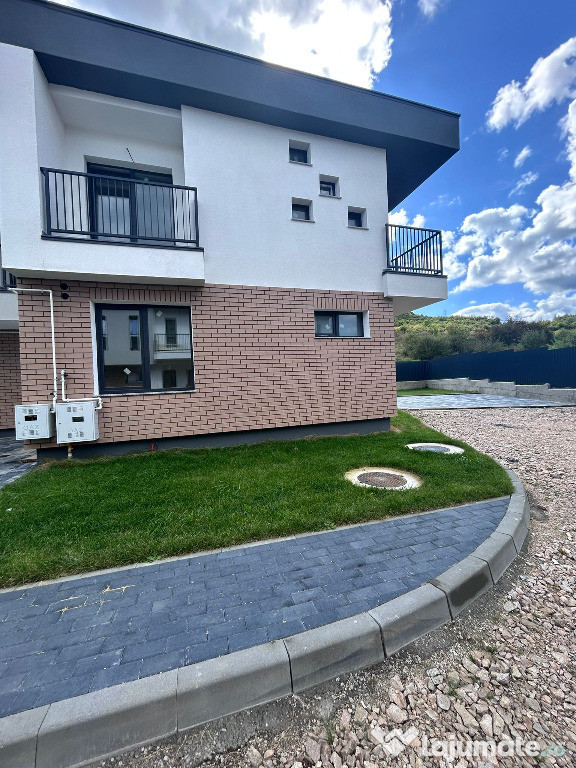 Casa tip Triplex de vanzare