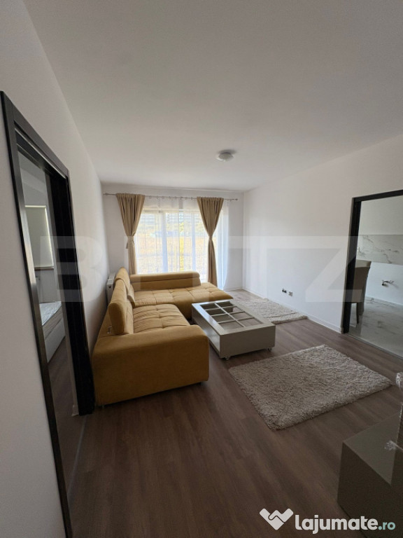 Apartament 3 camere de vânzare cu grădină și parcare