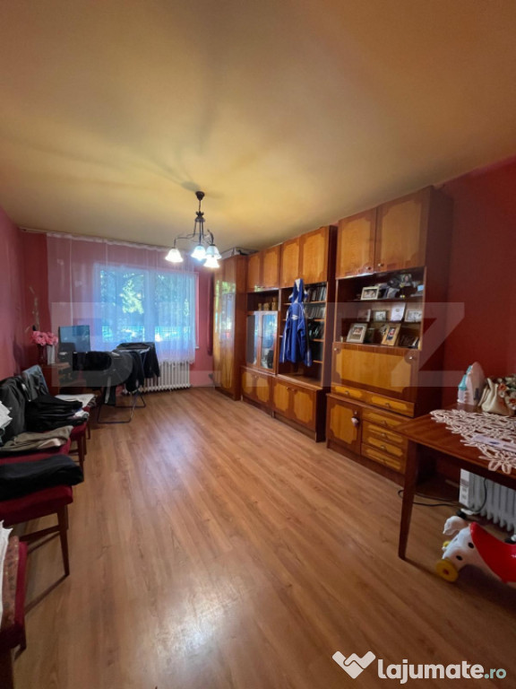 Vand apartament 3 camere, 2 bai, debara si 2 pivnite in Tudo