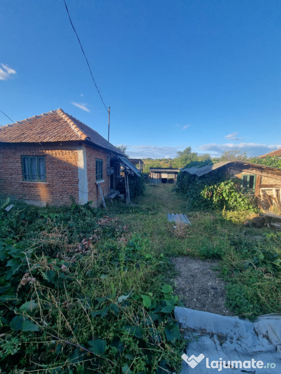 Teren intravilan , 1100mp , front 12,60 m , intrare Filiasi