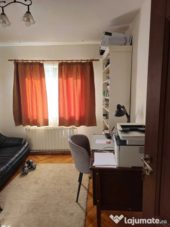 Apartamet 4 Camere Tractorul
