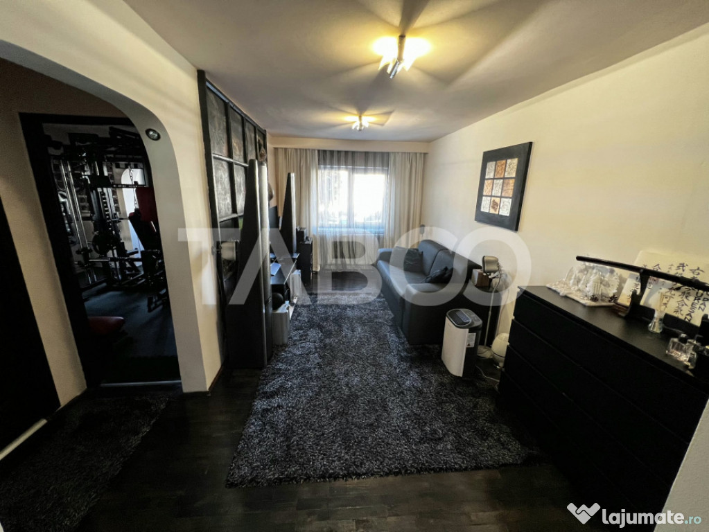 Apartament 3 camere si terasa inchisa de vanzare in Manastur