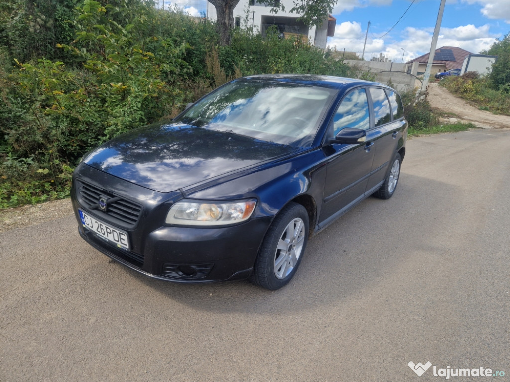 Vând nu schimb volvo v50